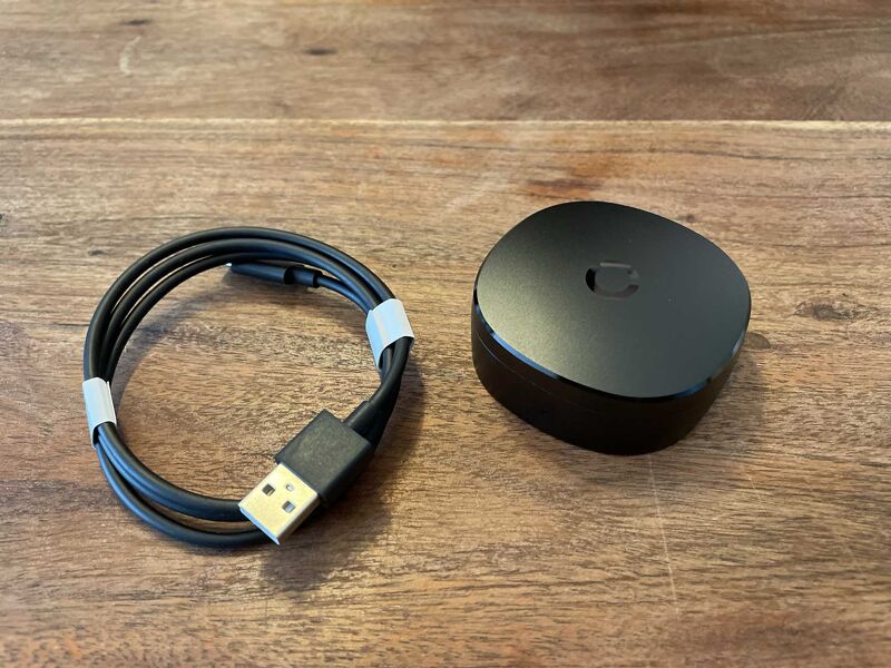 To charge the case, you use a Type-C USB port. 🔌