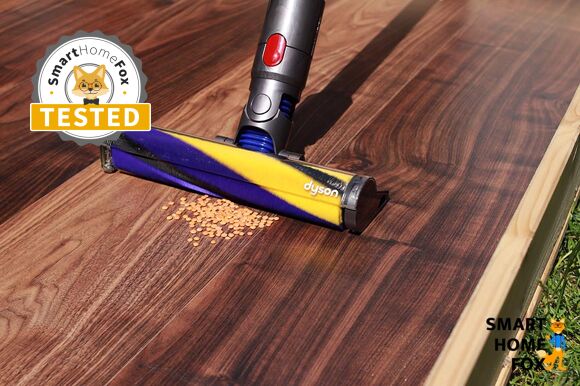 Cordless vacuum for hard floors