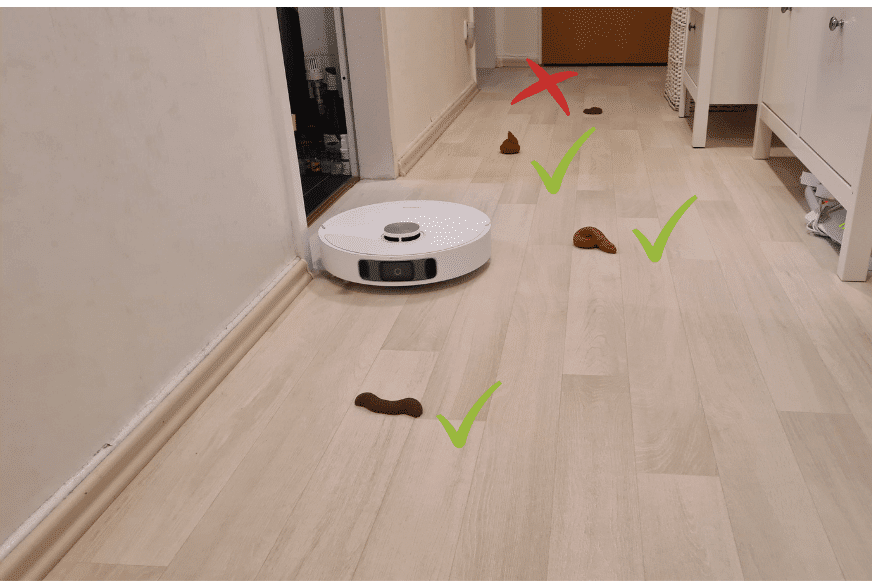 The result of the Dreame L10s Ultra's obstacle detection test when driving around dog mess can be seen.