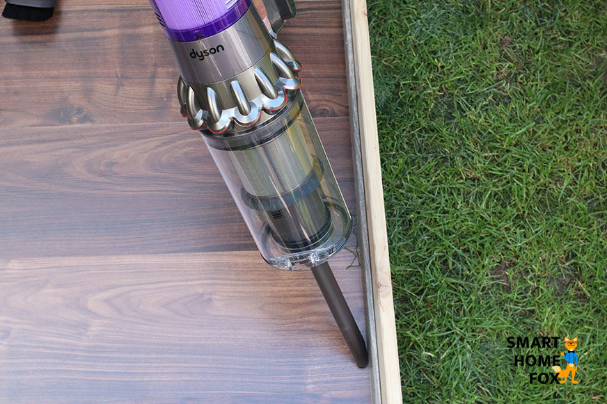 With the Dyson V11's crevice nozzle, you can even get into the last corner.