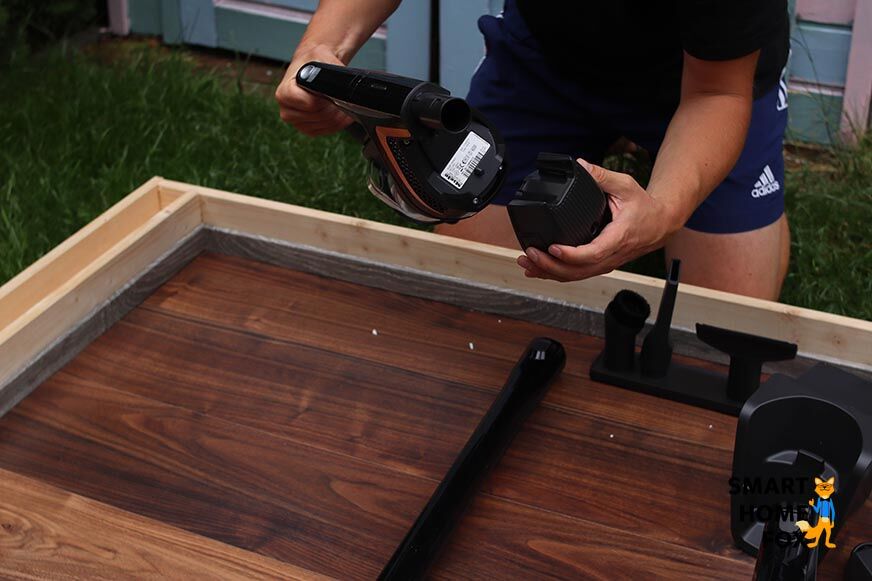 Removing the battery is child's play