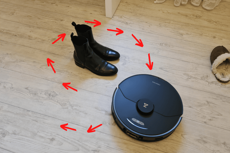 The operation of the Roborock S7 MaxV Ultra's obstacle detection technology is shown.
