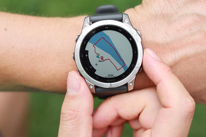 You can see the map function on the fitness watch.
