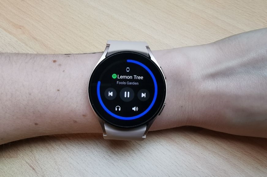 You can see the music function on a smartwatch.