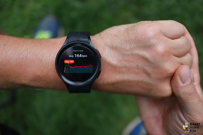 You can see the heart rate measurement on a smartwatch.
