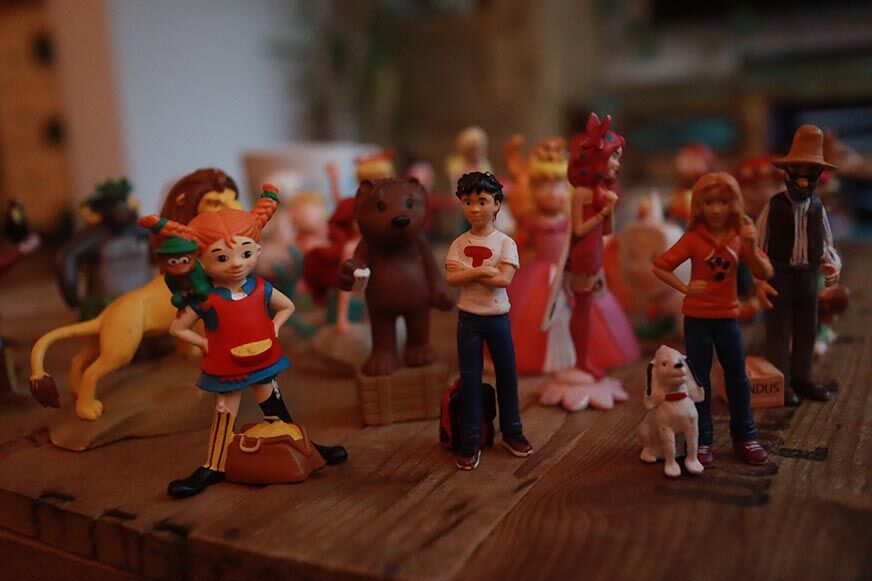 Tonies placed on a table