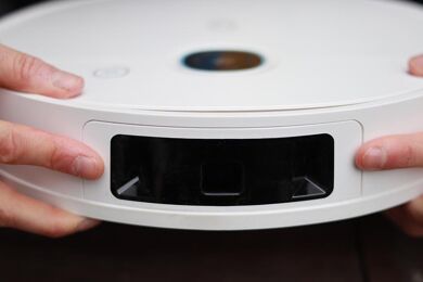 You can see the Yeedi Vac 2 Pro in close-up.