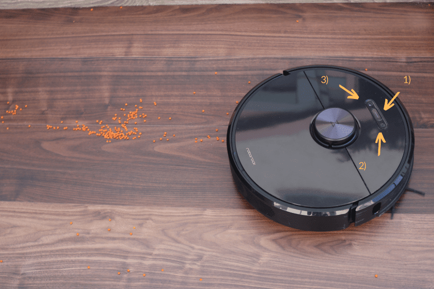 Roborock s6 is cleaning the floor