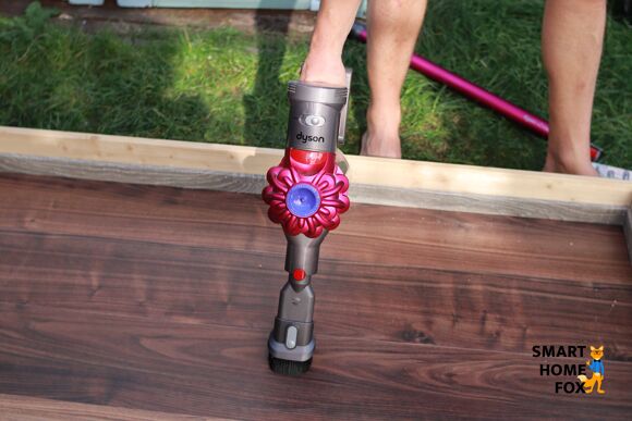 The Dyson V7 Motorhead cordless stick vacuum cleaner put to the review